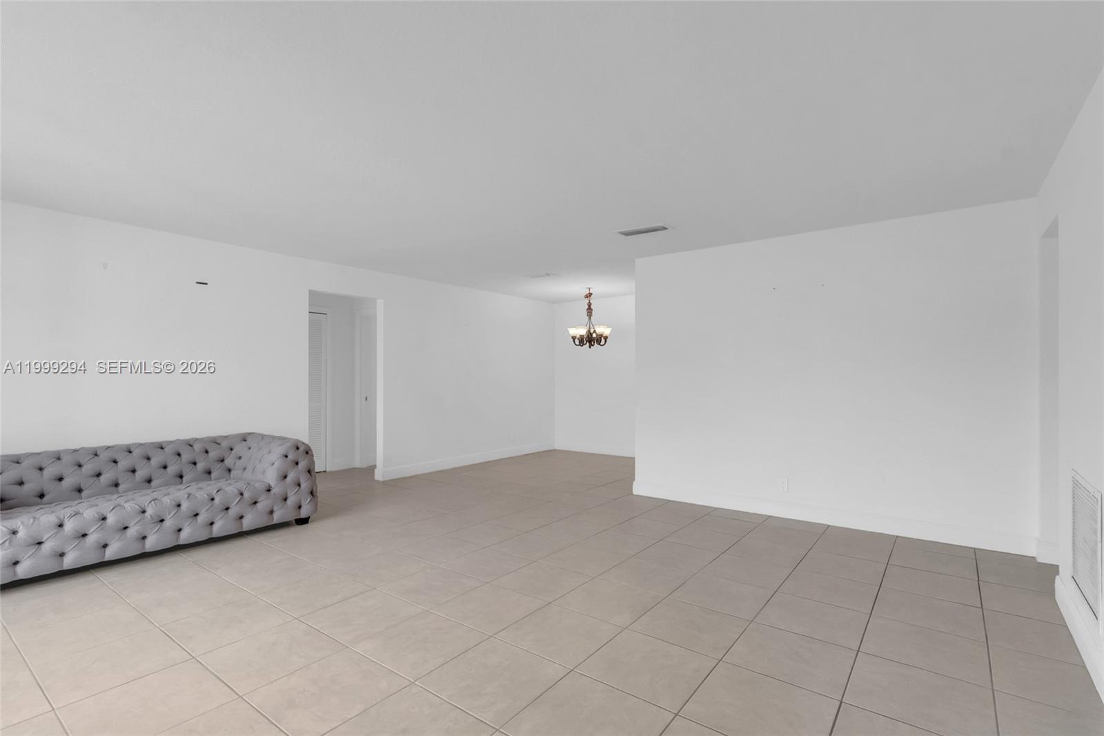 CRYSTAL LAKE 4TH SEC - Residential Lease