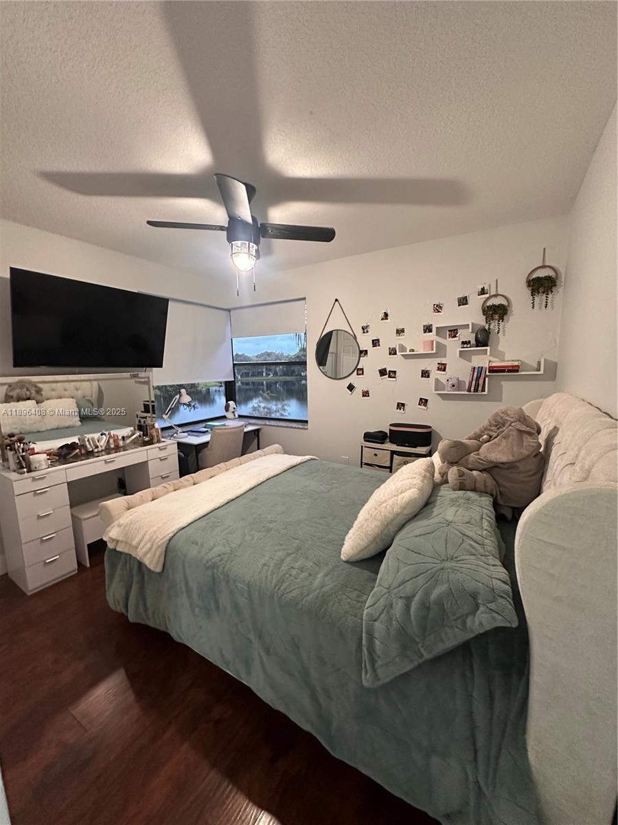 BAYPORT VILLAGE B CONDO - Residential