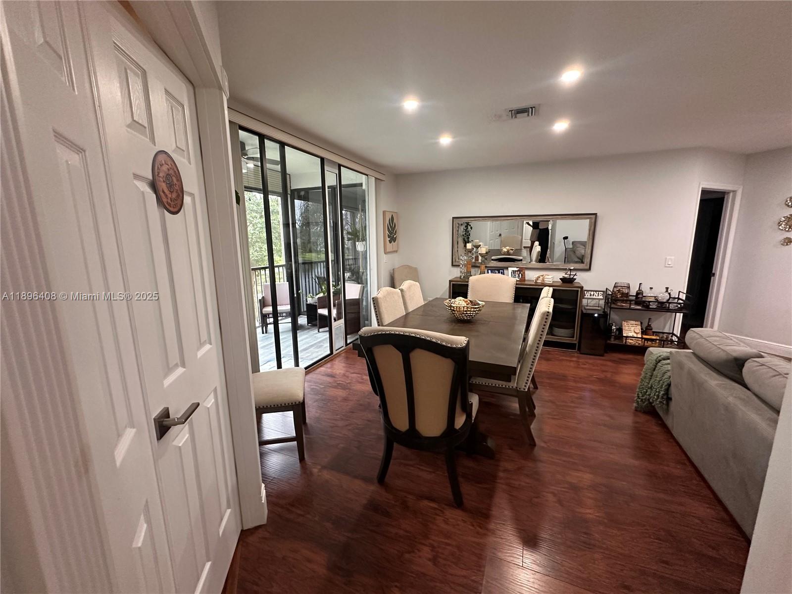 BAYPORT VILLAGE B CONDO - Residential