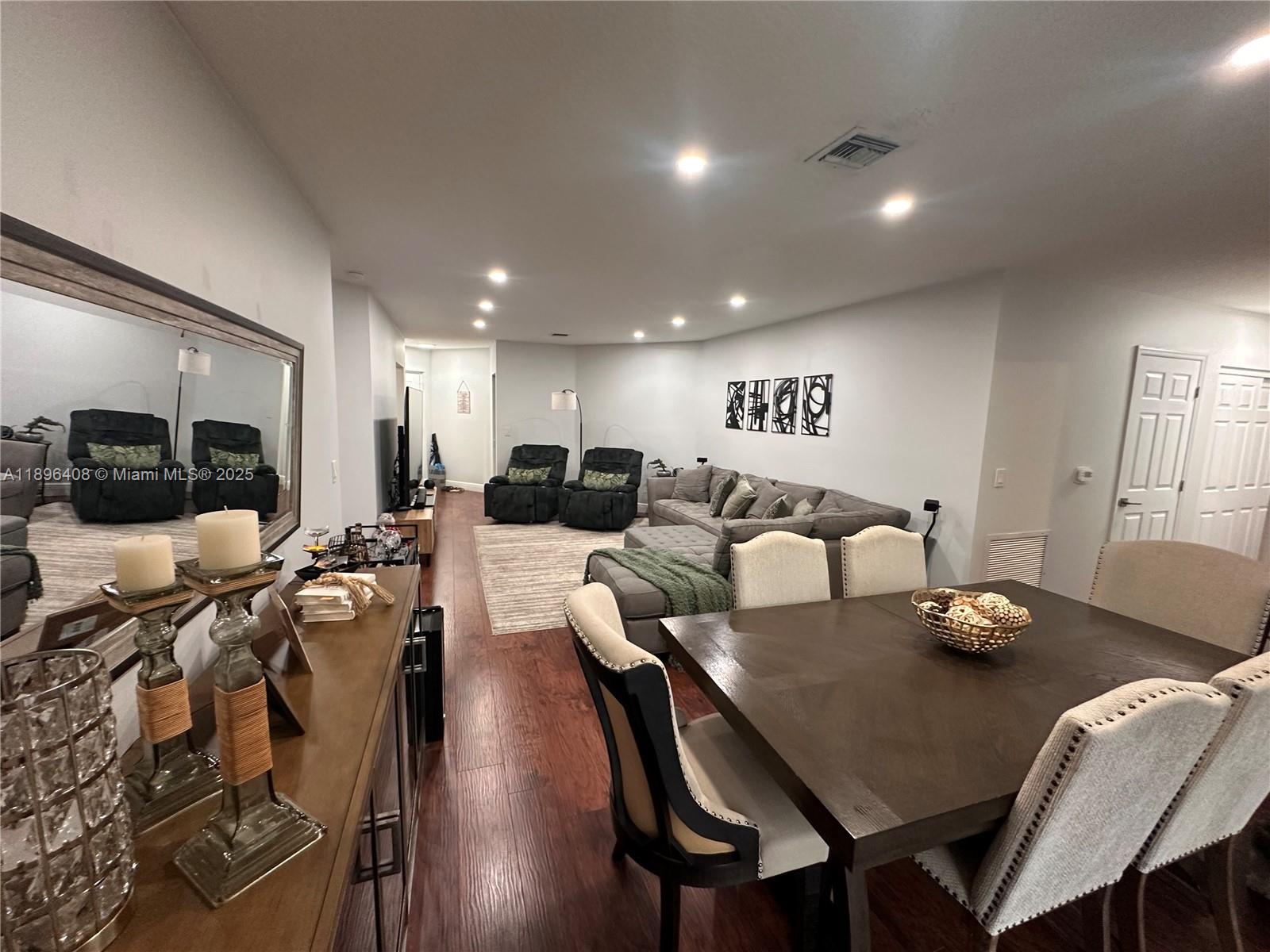 BAYPORT VILLAGE B CONDO - Residential