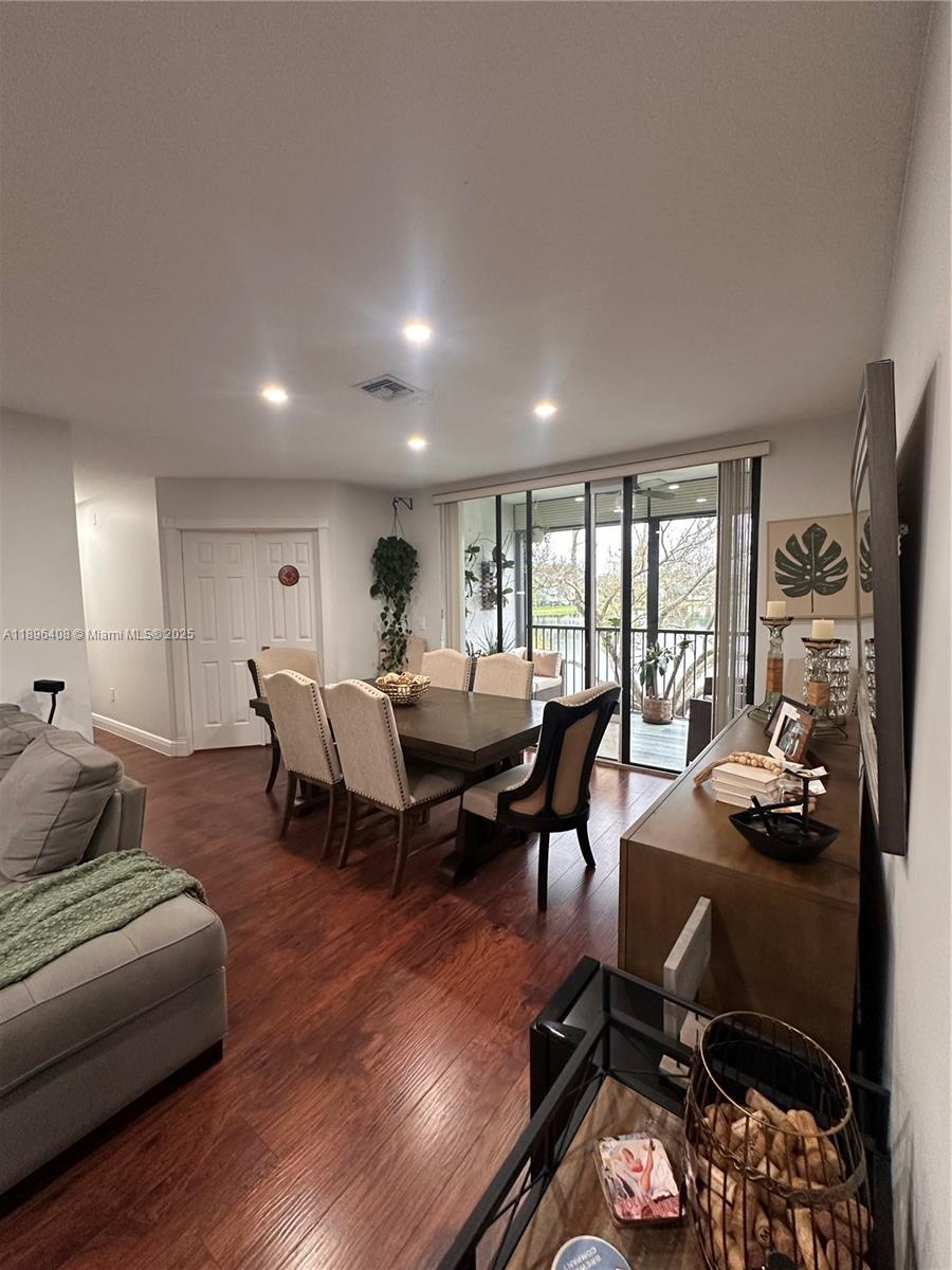 BAYPORT VILLAGE B CONDO - Residential