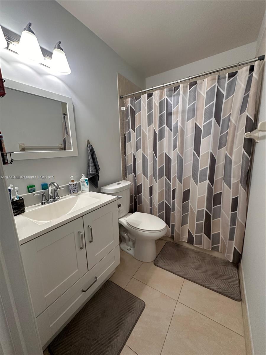 BAYPORT VILLAGE B CONDO - Residential