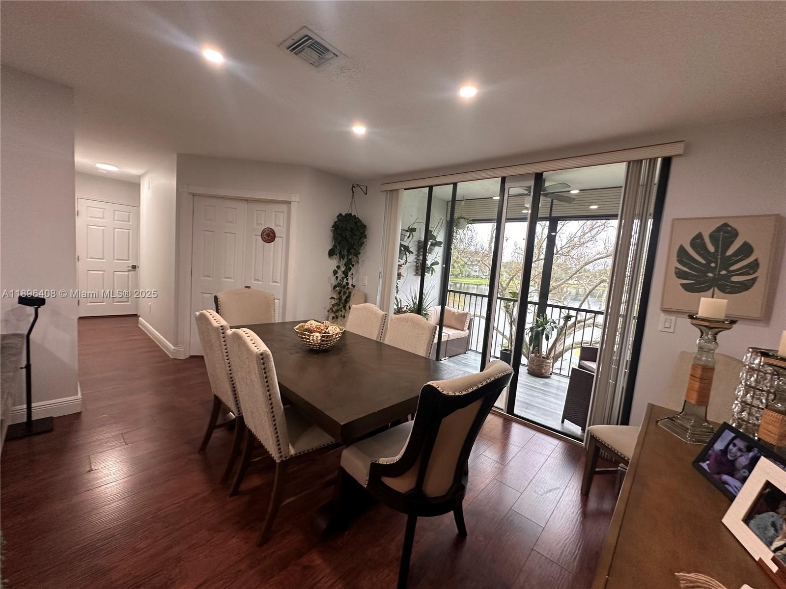 BAYPORT VILLAGE B CONDO - Residential