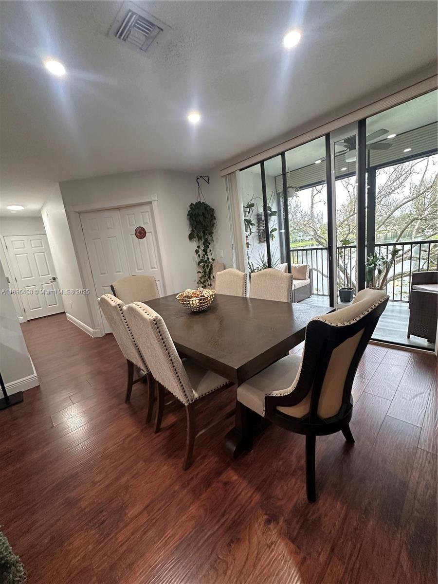 BAYPORT VILLAGE B CONDO - Residential