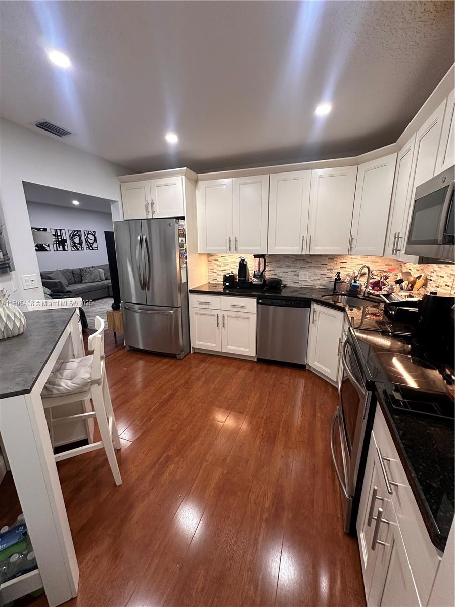 BAYPORT VILLAGE B CONDO - Residential