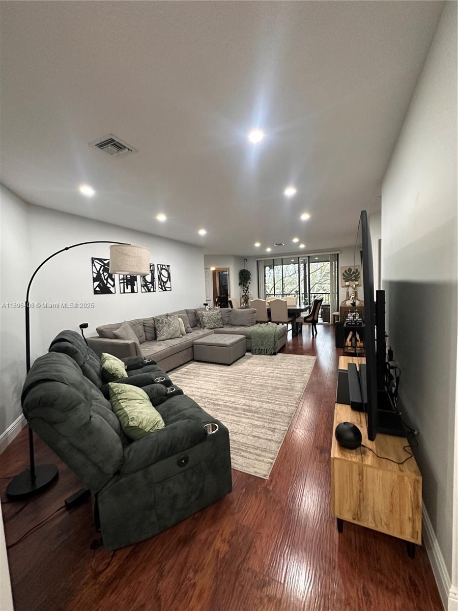 BAYPORT VILLAGE B CONDO - Residential