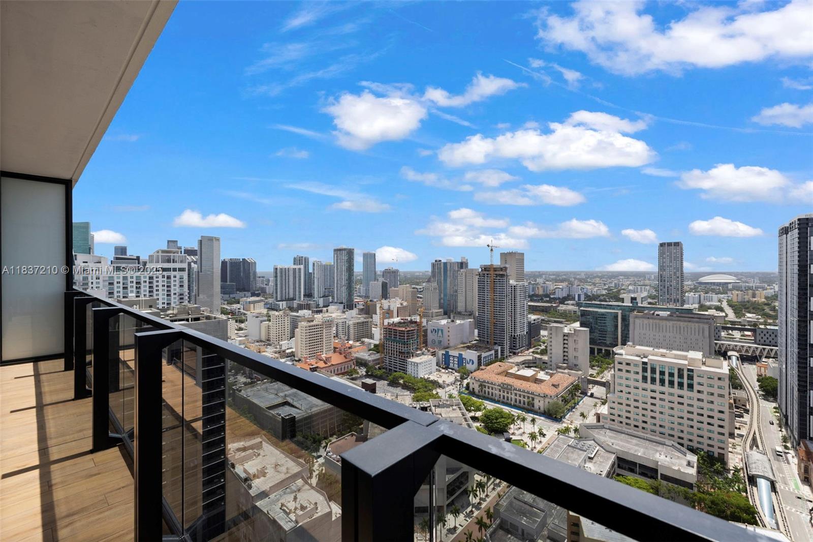 INVESTORS! Step into the epitome of contemporary luxury living in Miami! Presenting a pristine 1-bedroom / 1 full bathroom residence in The Elser Hotel and Residences. World class amenities include rooftop pool with panoramic city views, cutting edge 2 floor fitness center and 24/7 concierge. SHORT TERM RENTAL FRIENDLY! Unit is currently operated as short term rental 365 days a year.