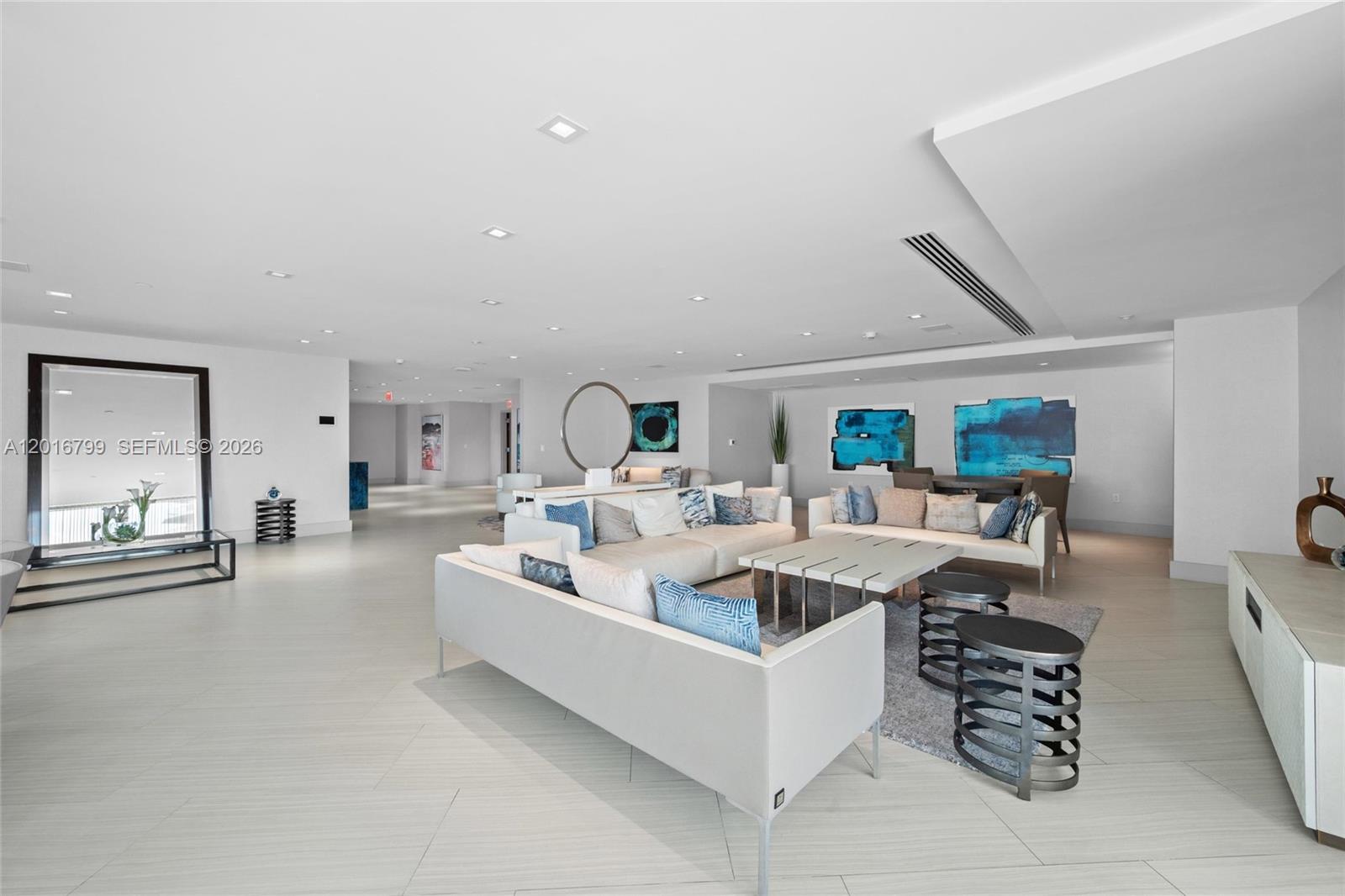 PARQUE TOWERS CONDO - Residential