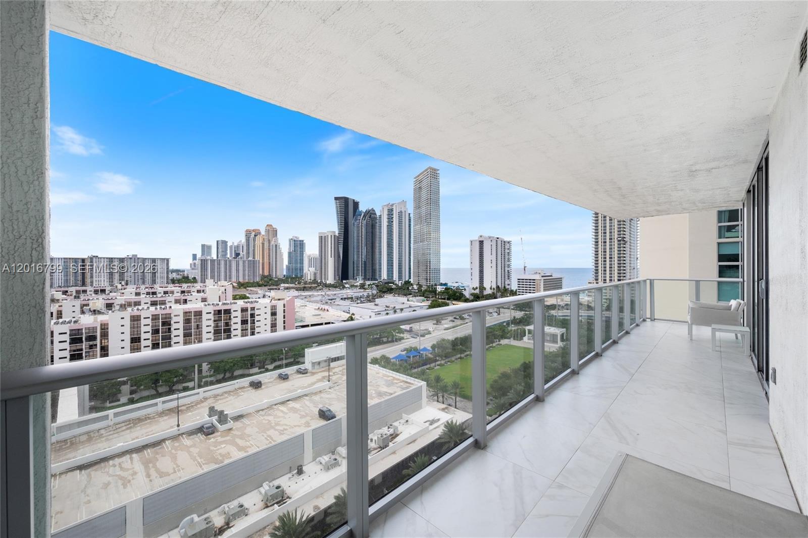 PARQUE TOWERS CONDO - Residential
