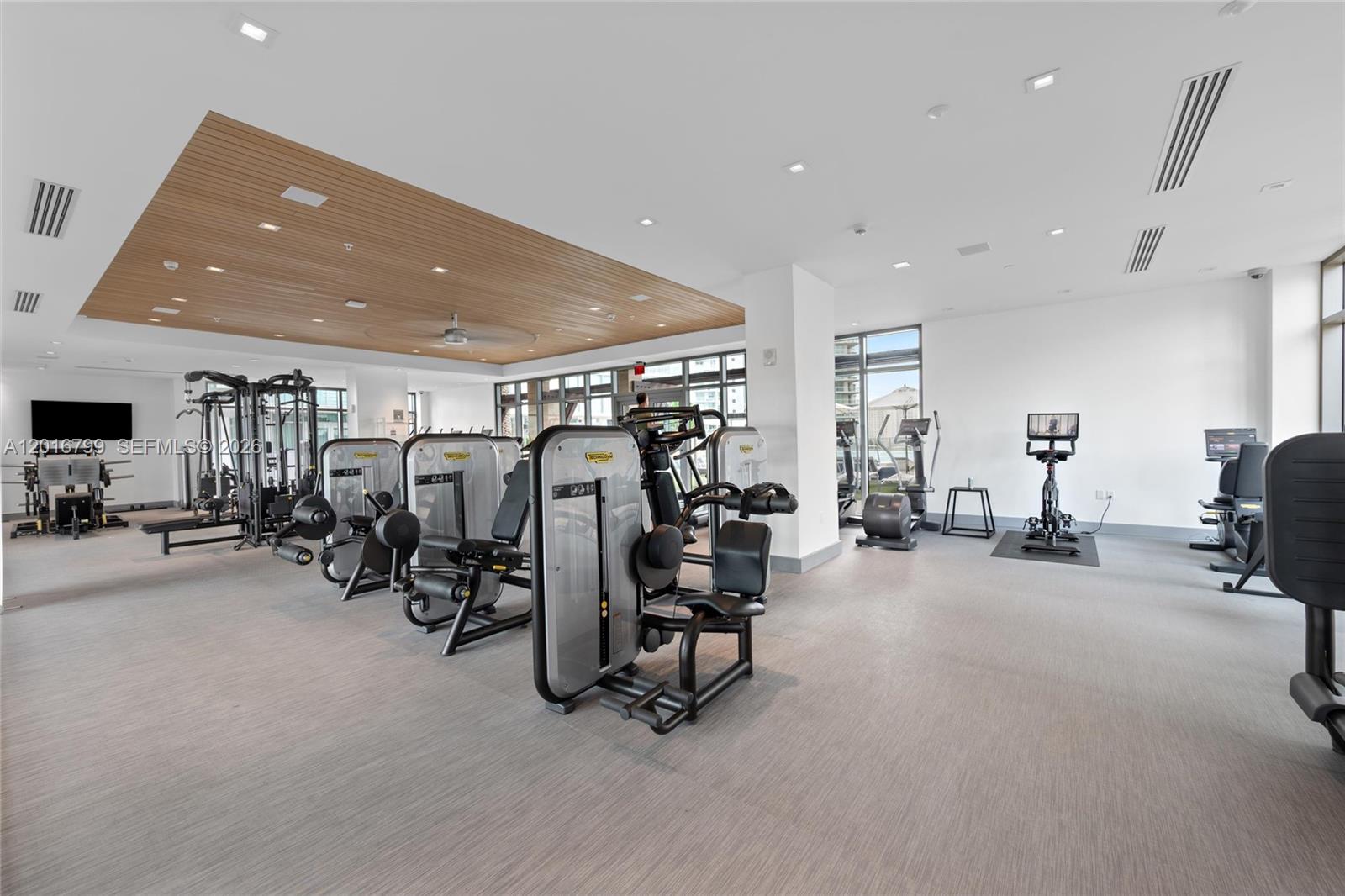 PARQUE TOWERS CONDO - Residential