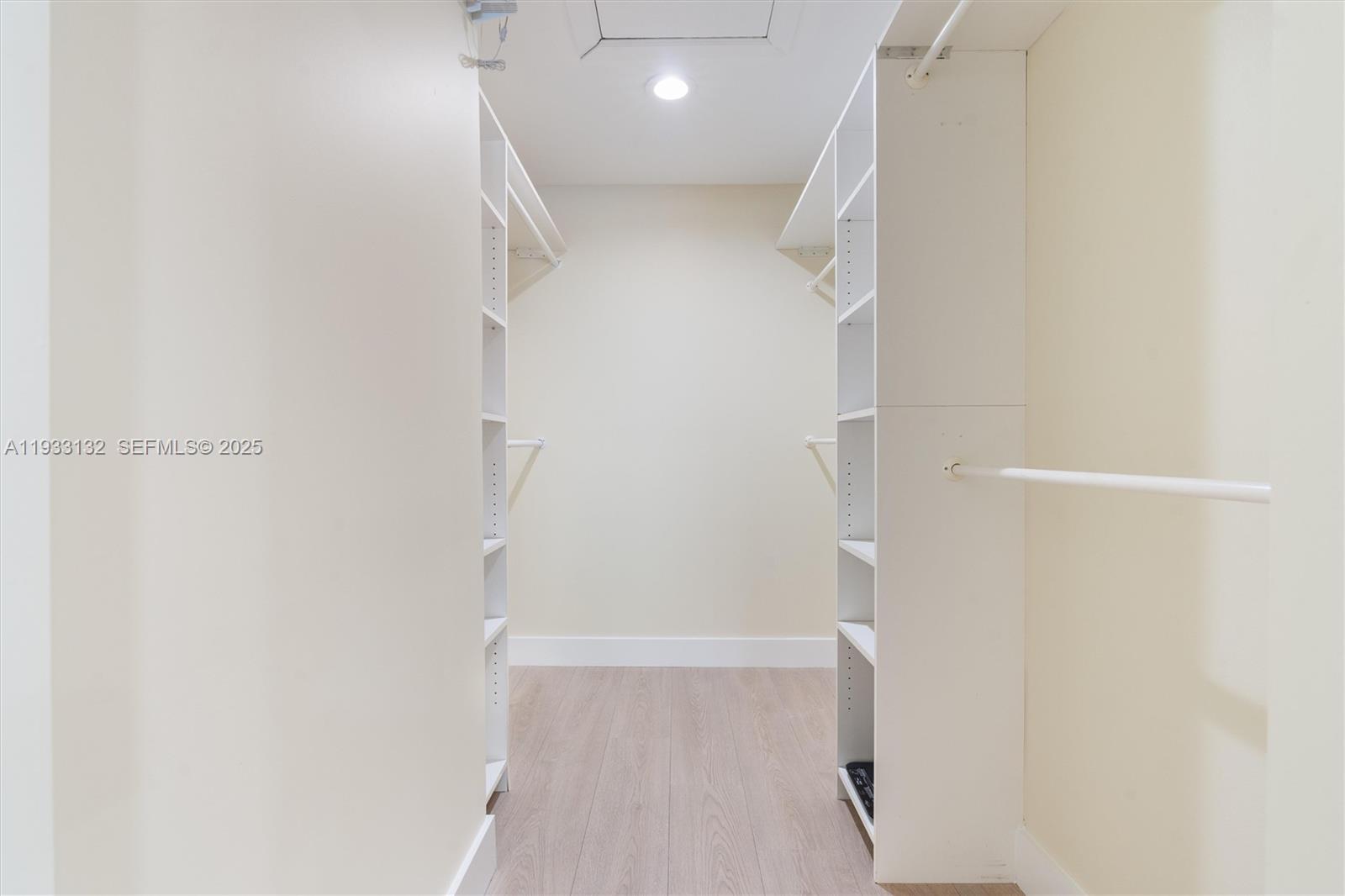 RAMBLEWOOD - Residential