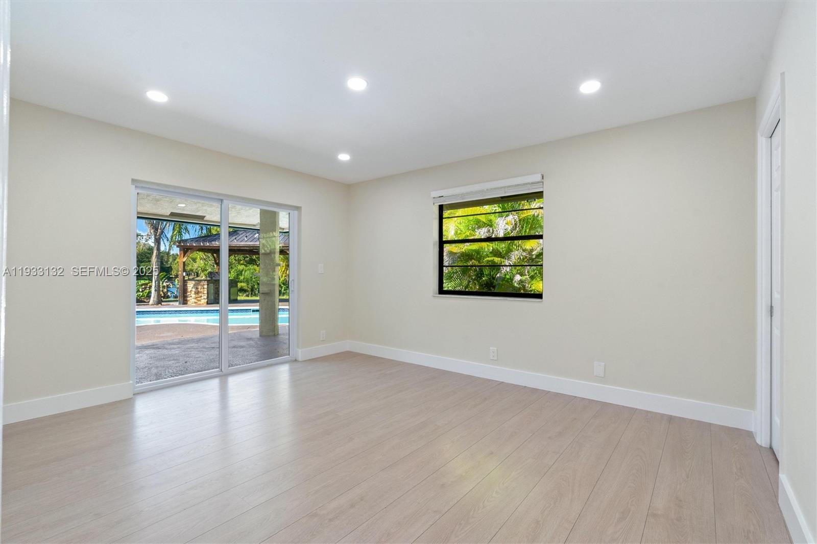 RAMBLEWOOD - Residential