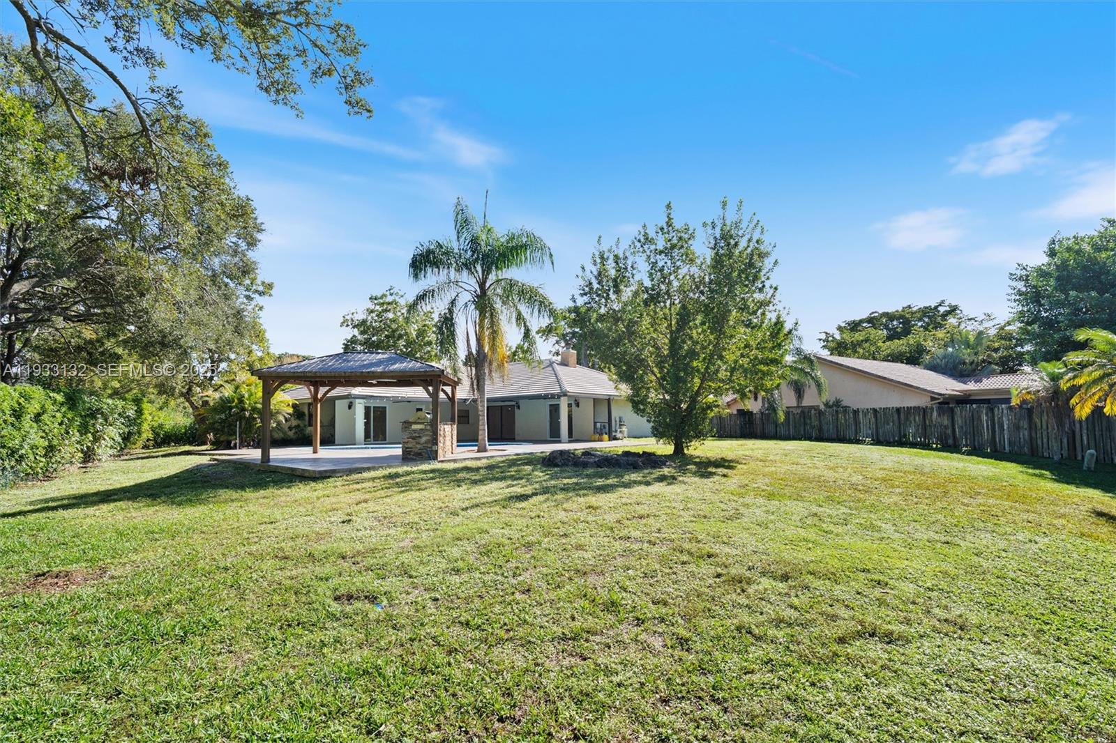 RAMBLEWOOD - Residential