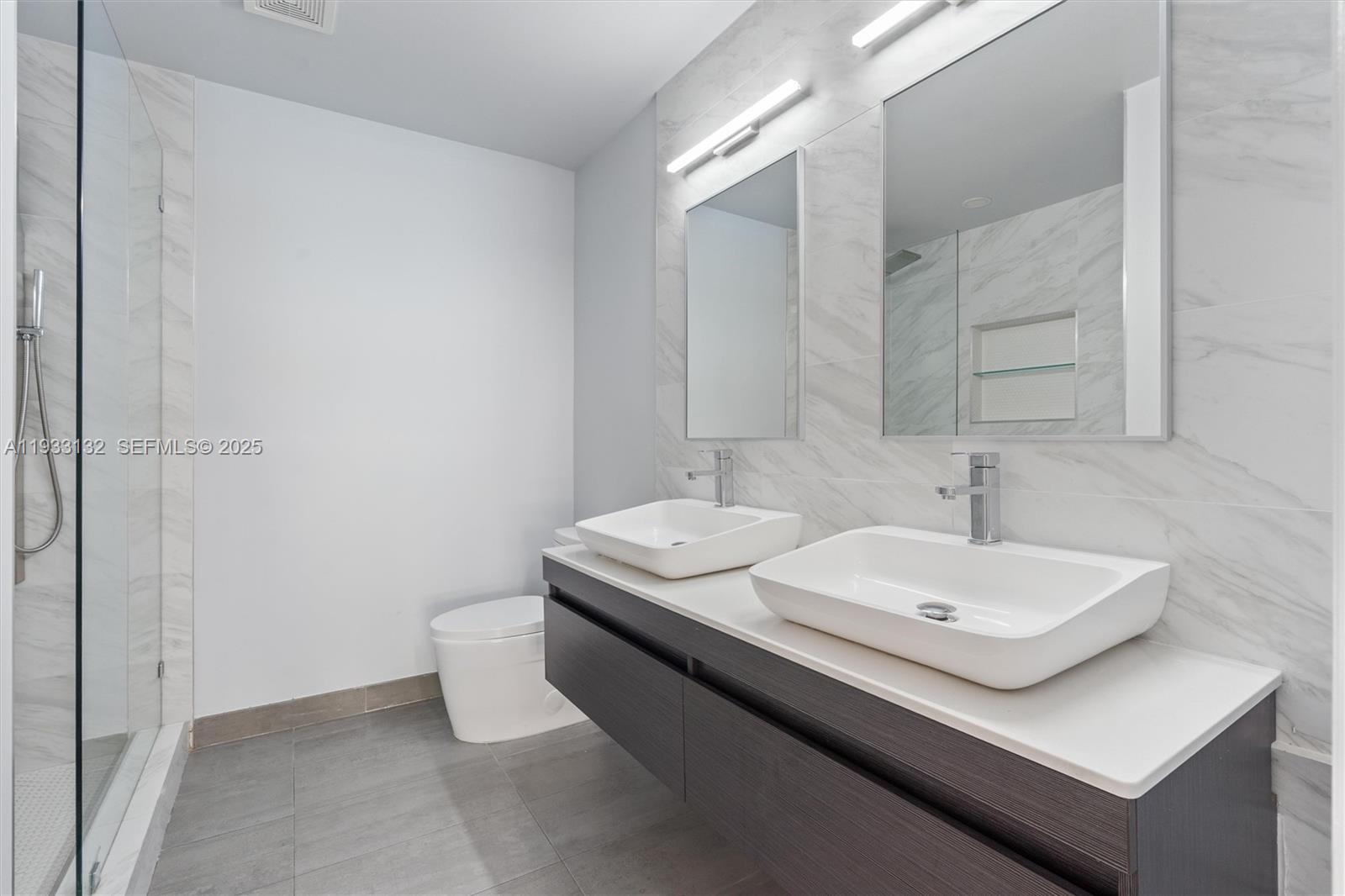 RAMBLEWOOD - Residential