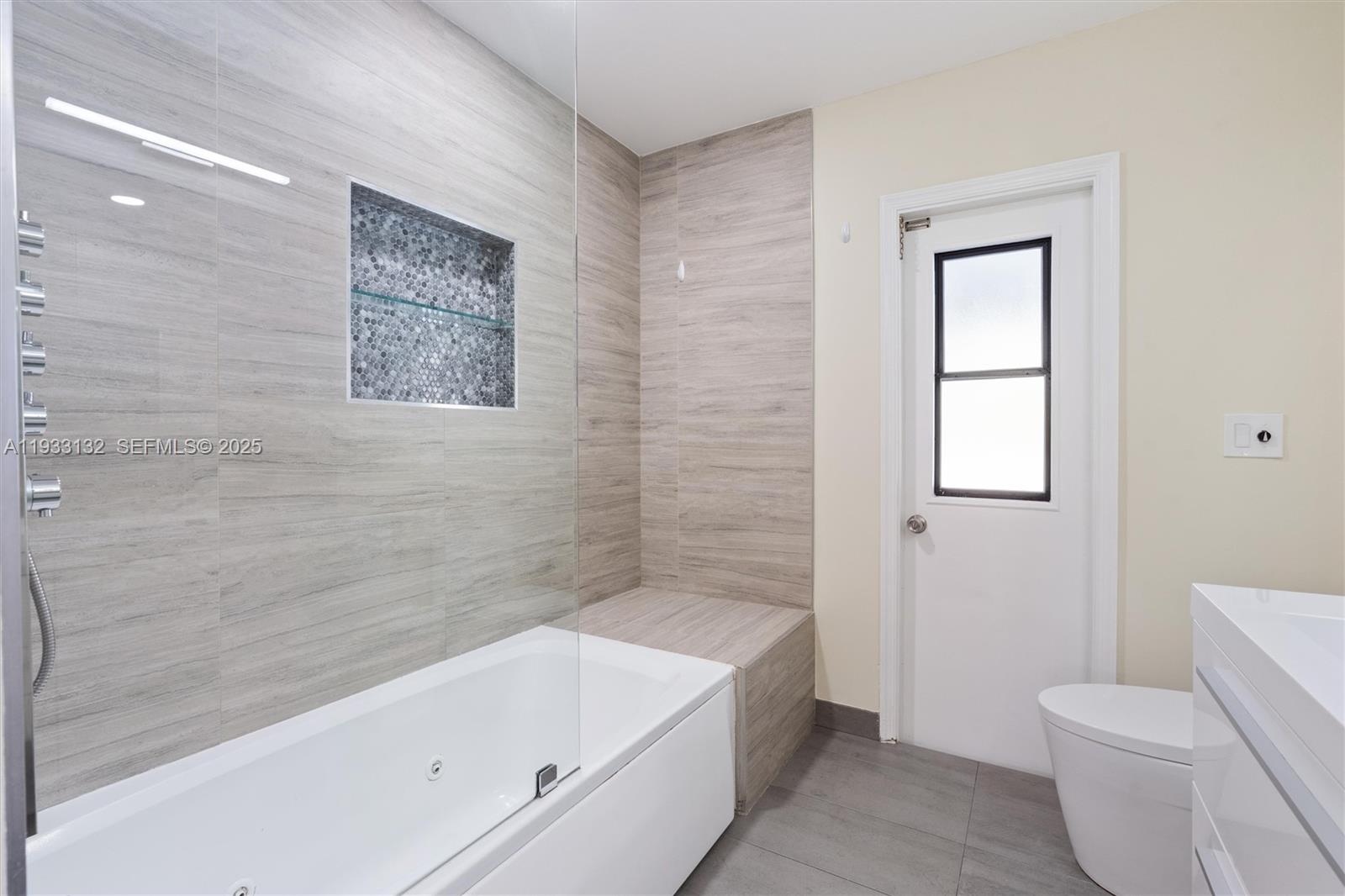 RAMBLEWOOD - Residential