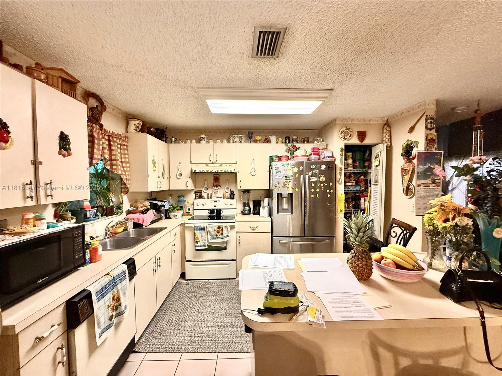 RAINBOW LAKES TR E - Residential