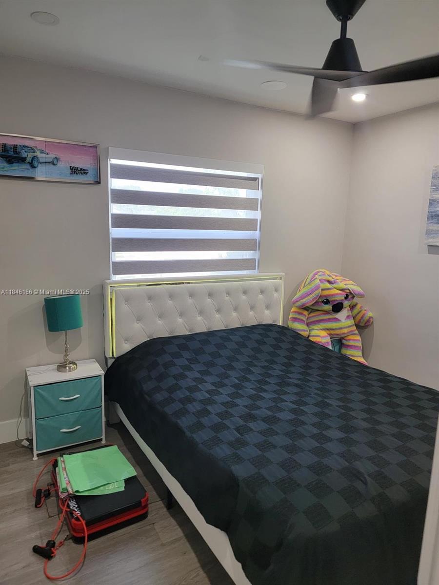 21 ST CENTURY HOMES 1ST S - Residential