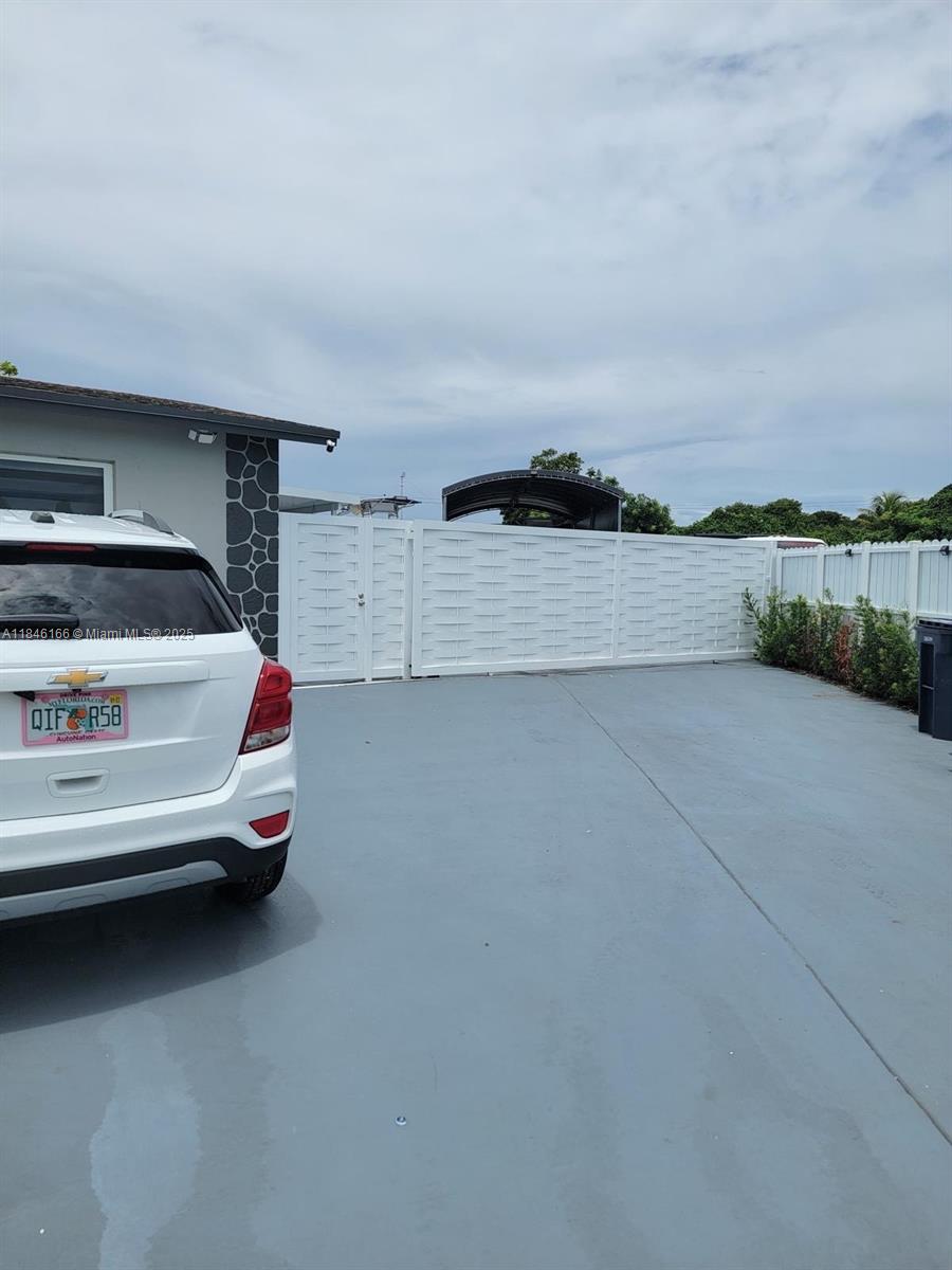 21 ST CENTURY HOMES 1ST S - Residential