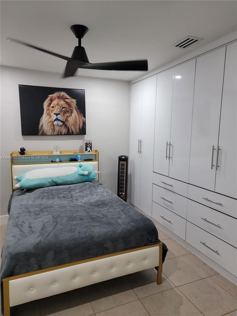 21 ST CENTURY HOMES 1ST S - Residential