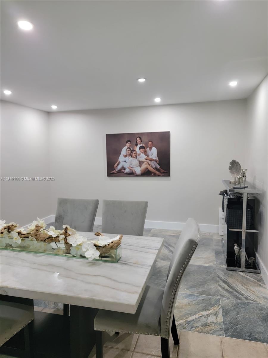 21 ST CENTURY HOMES 1ST S - Residential