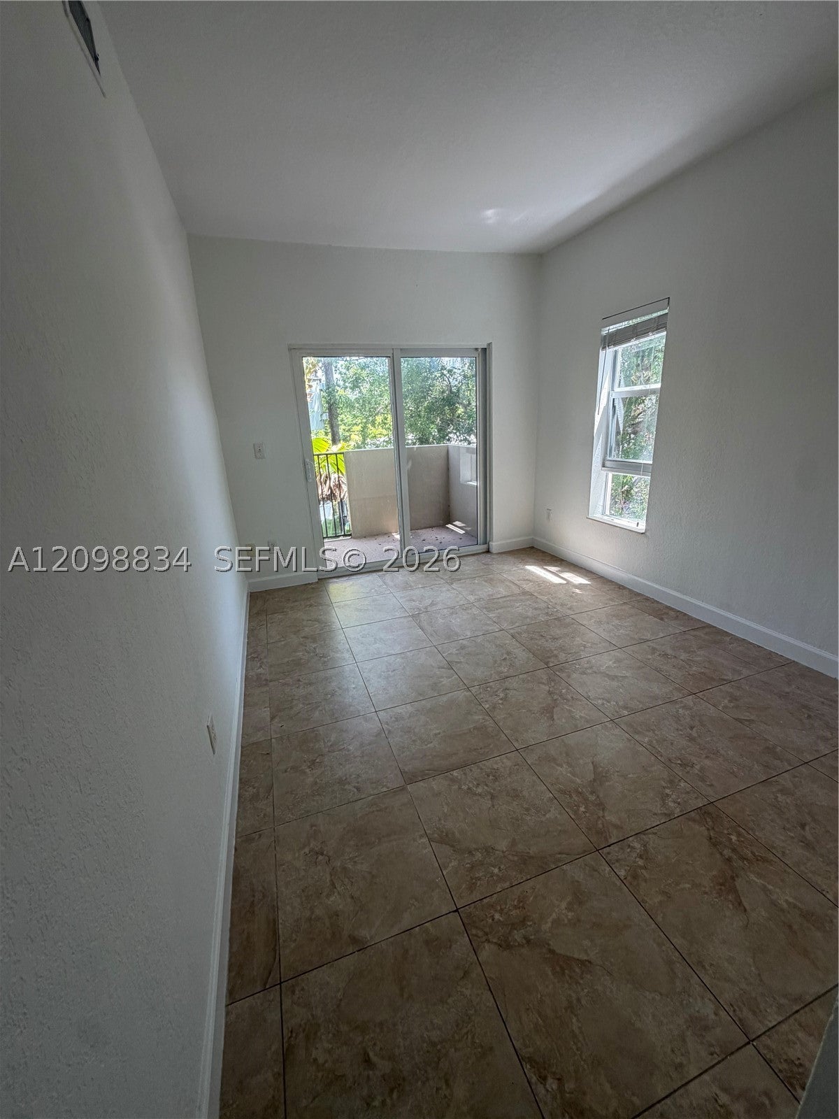 11 Antilla Ave B