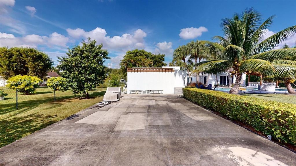 listing image 52