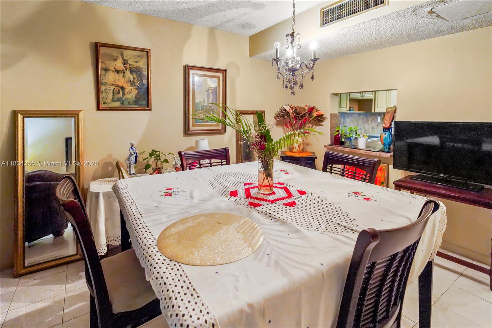 COURTS OF INVERRARY PHASE - Residential Lease