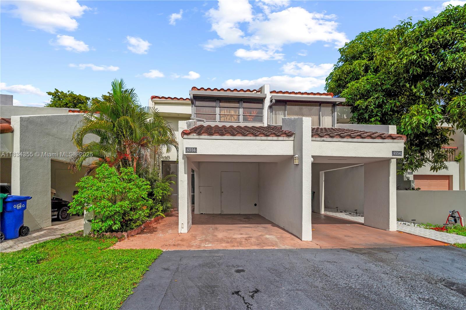 COURTS OF INVERRARY PHASE - Residential Lease