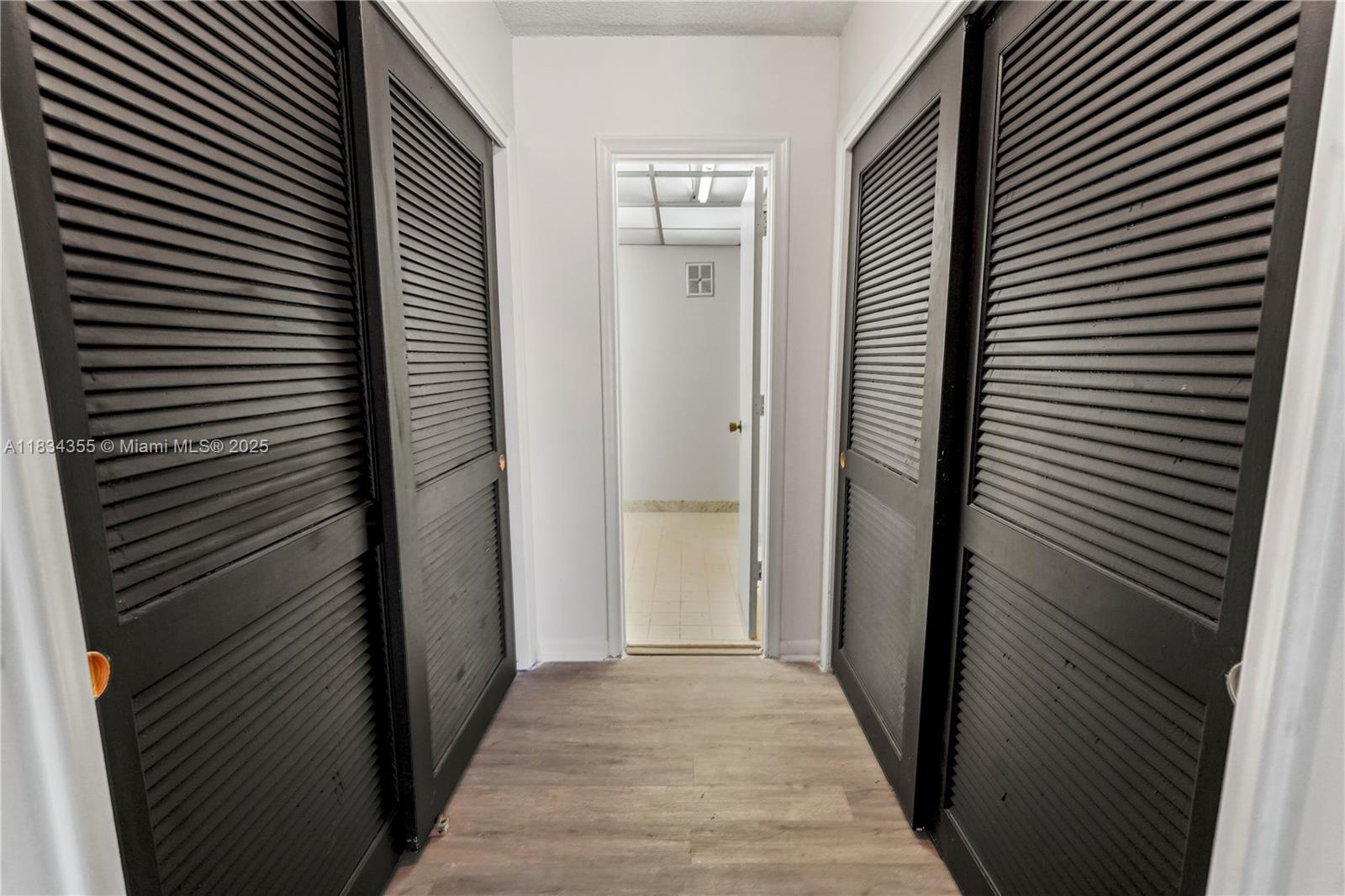 COURTS OF INVERRARY PHASE - Residential Lease