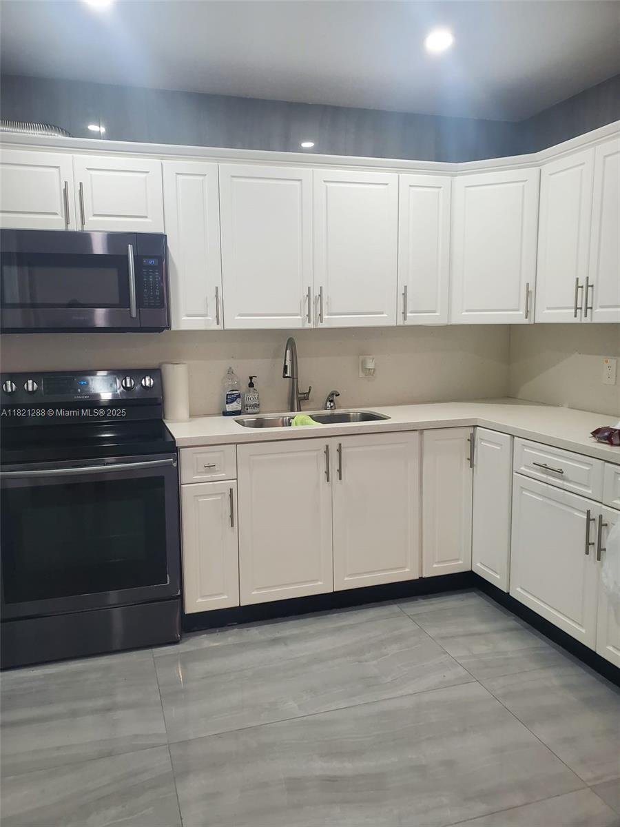 14781 Pierce St, Miami, FL, 33176/$2,800 2 14781 Pierce St