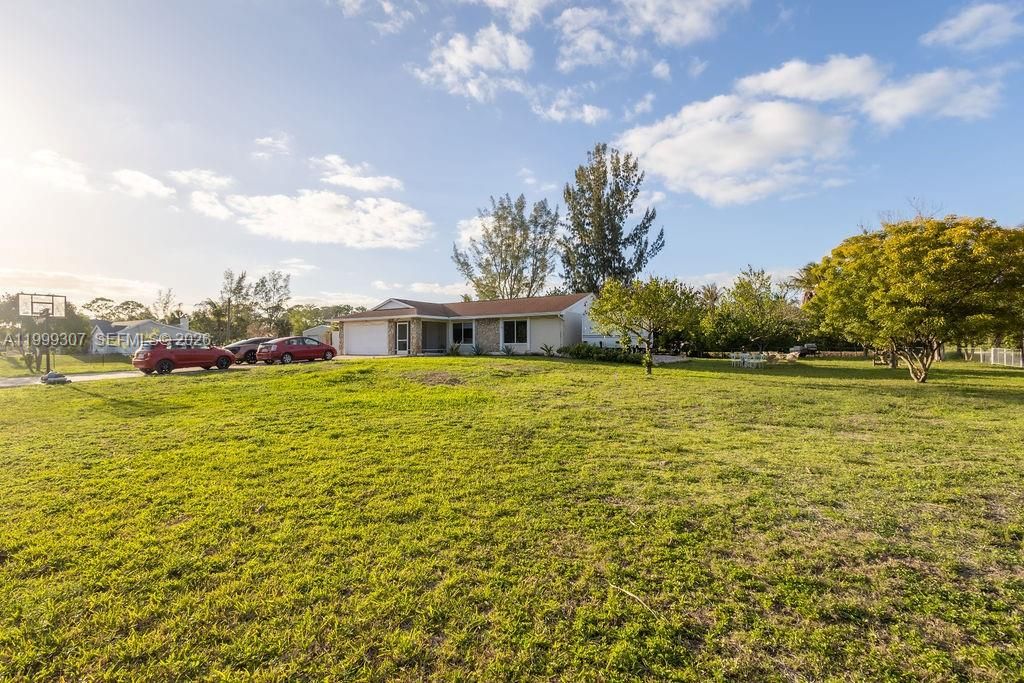 Photo of 16525 N 87th Ln N, Loxahatchee, FL 33470 (MLS # A11999307)
