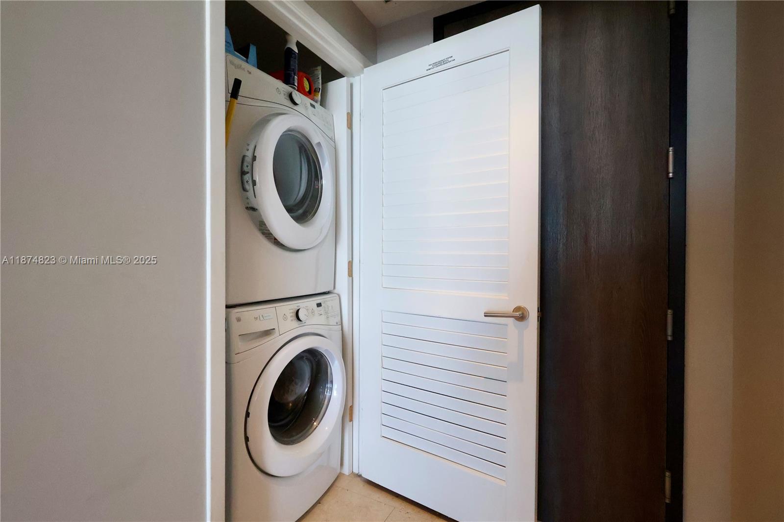 REACH CONDO - Residential