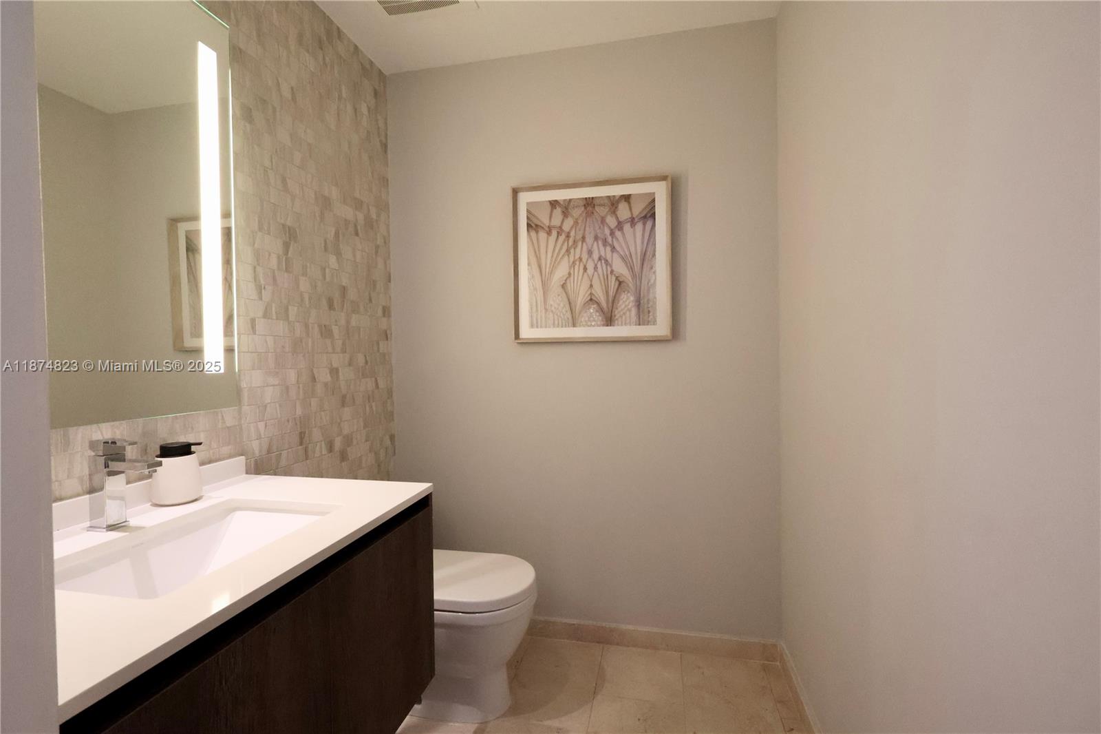 REACH CONDO - Residential