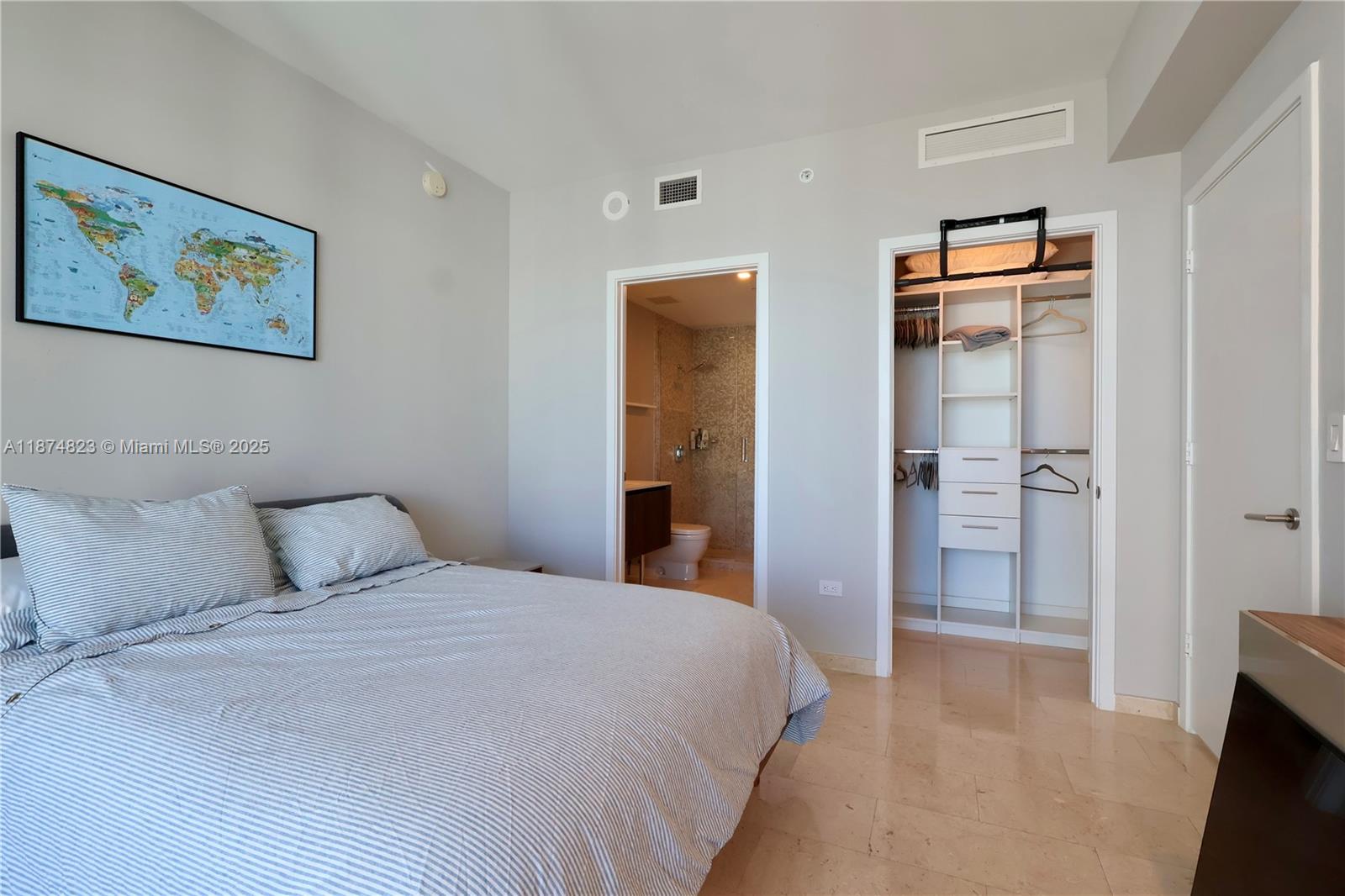 REACH CONDO - Residential