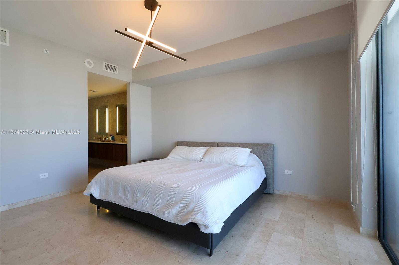 REACH CONDO - Residential