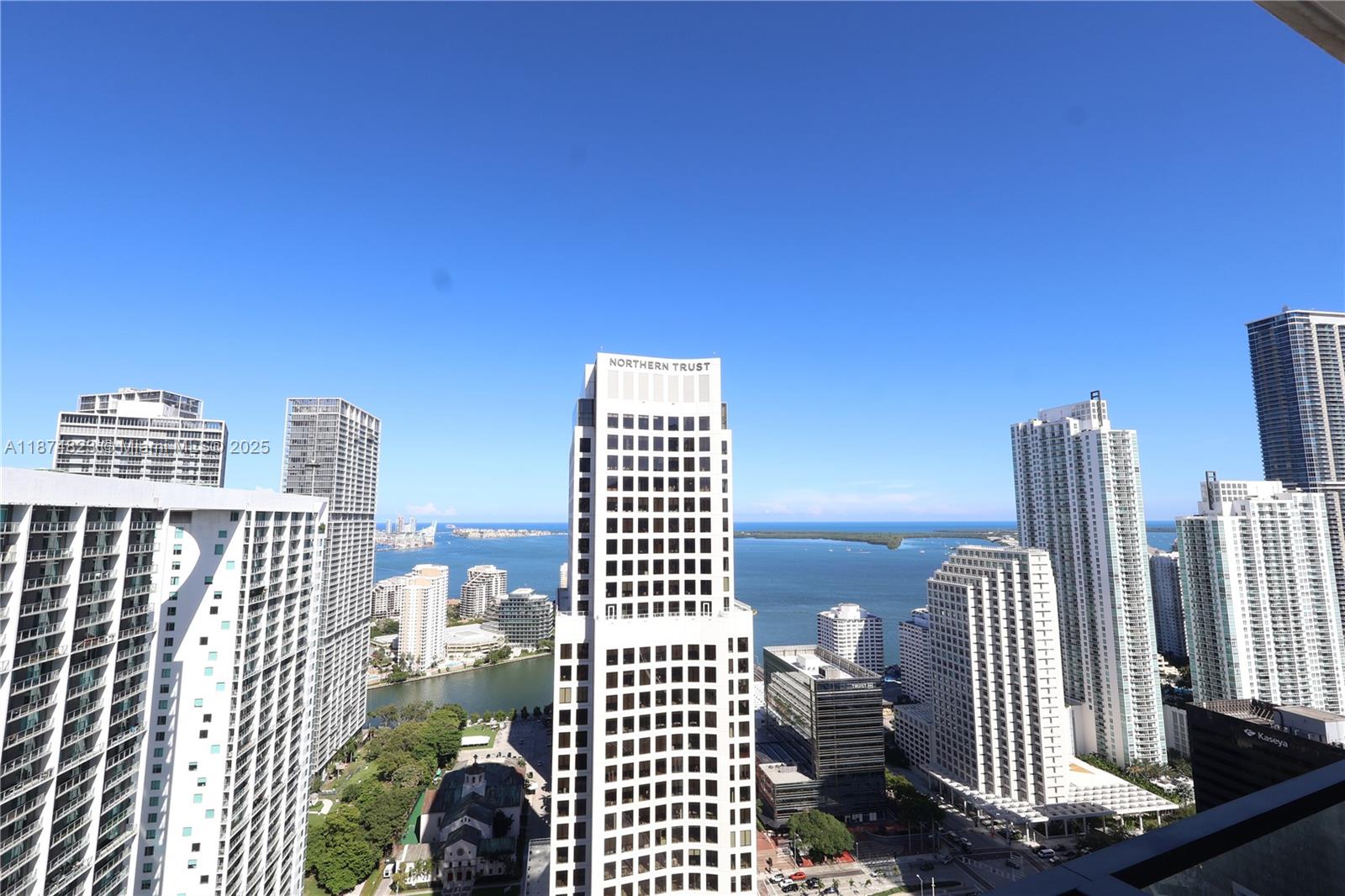 REACH CONDO - Residential