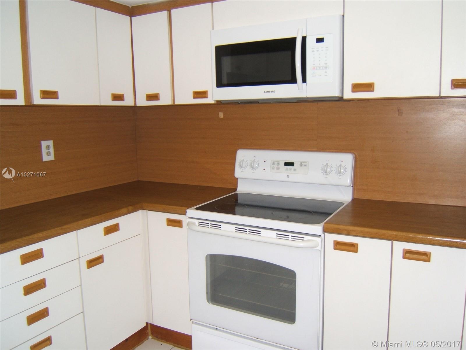 move in condition, new carpet in bedrooms, wood in living areas,washer dryer, nice long balconey, split bedrooms, so convenient..walk to bus stop, restaurants, quick access to turnpike,community pool, tennis.
need good credit and empoyment, pay stubs, references.Assn approval necessary.