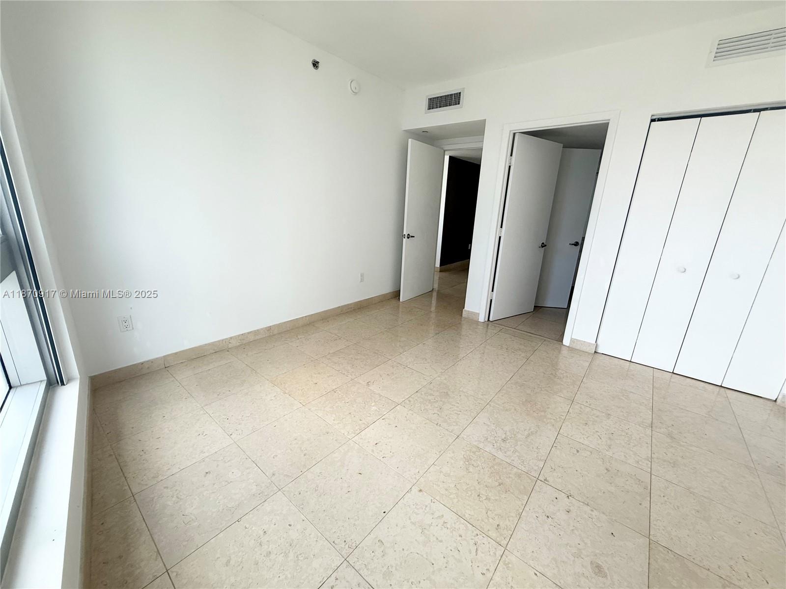 ICONBRICKELL CONDO NO 1 - Residential Lease