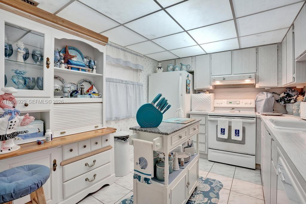 MEADOWBROOK LAKES CONDO - Residential