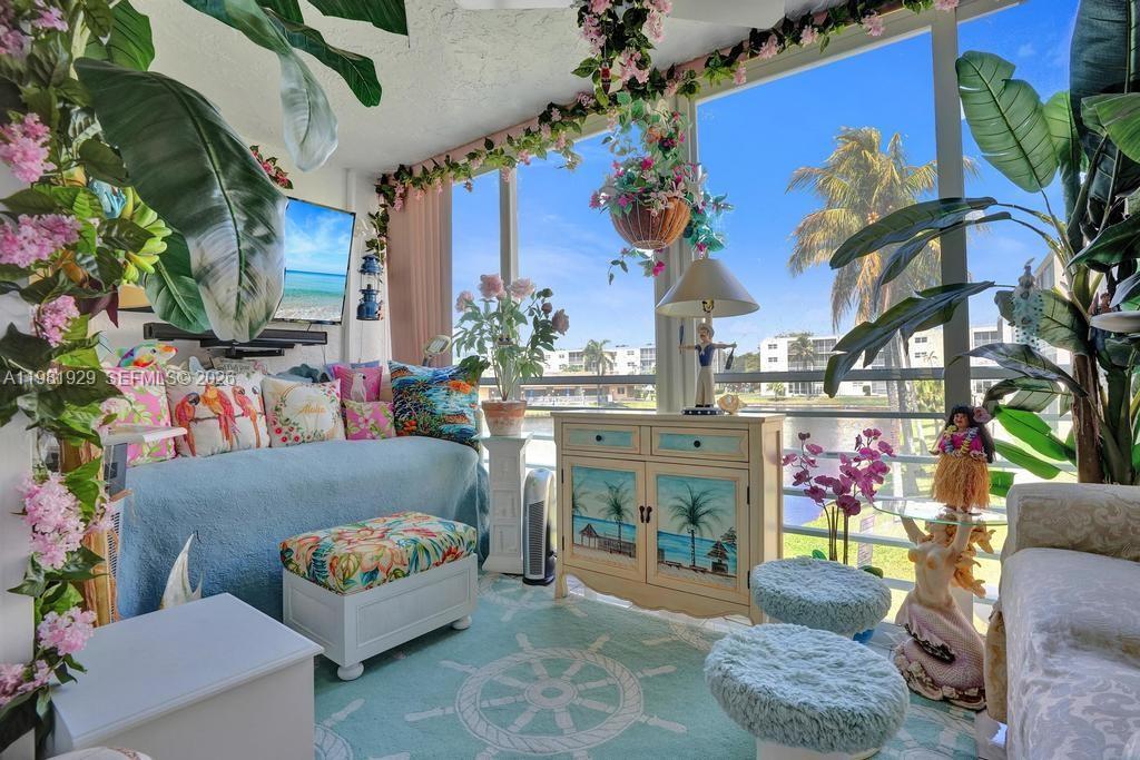 MEADOWBROOK LAKES CONDO - Residential