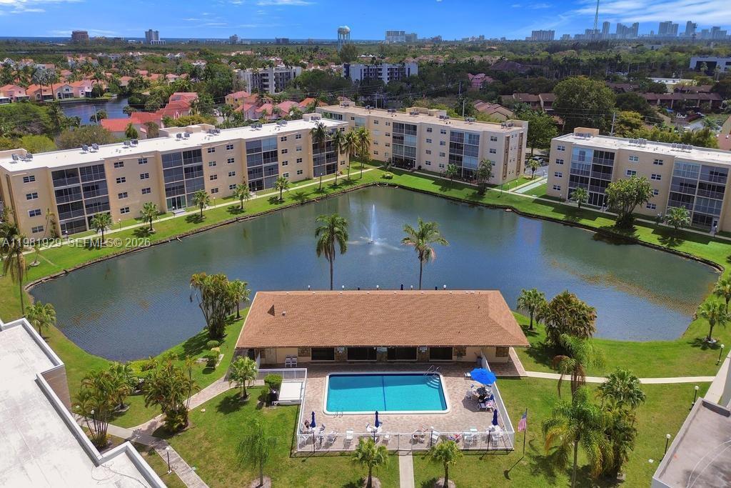 MEADOWBROOK LAKES CONDO - Residential