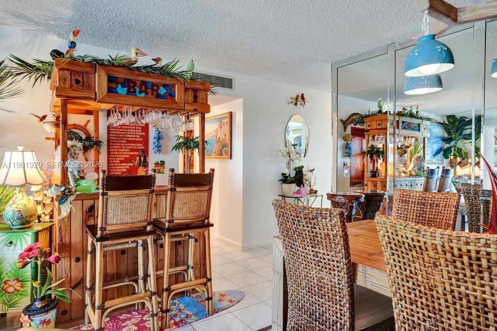 MEADOWBROOK LAKES CONDO - Residential