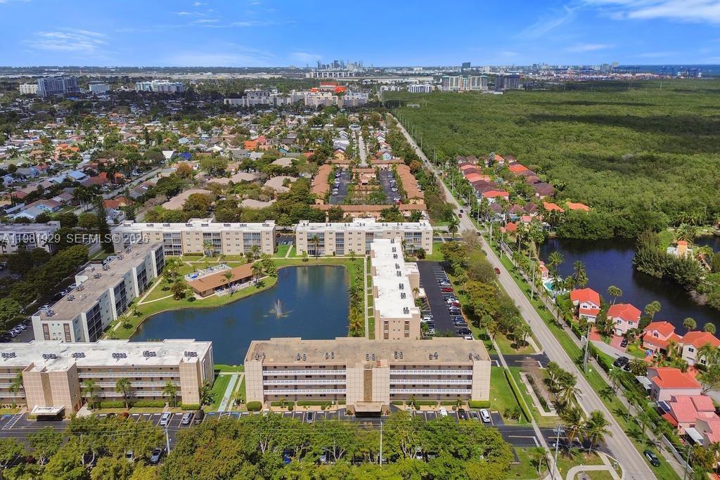 MEADOWBROOK LAKES CONDO - Residential