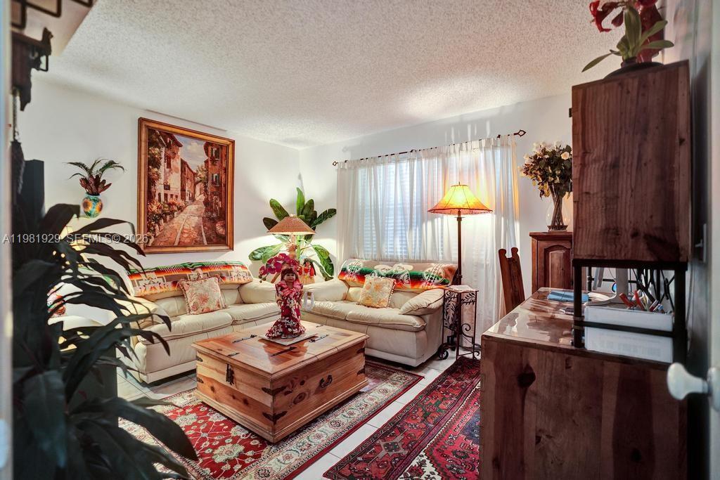 MEADOWBROOK LAKES CONDO - Residential
