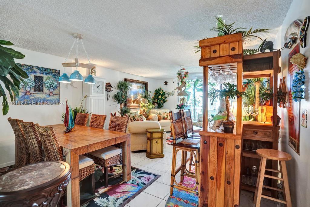 MEADOWBROOK LAKES CONDO - Residential