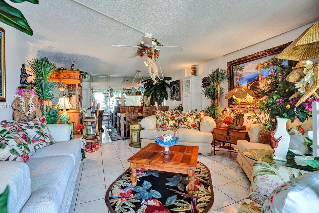 MEADOWBROOK LAKES CONDO - Residential