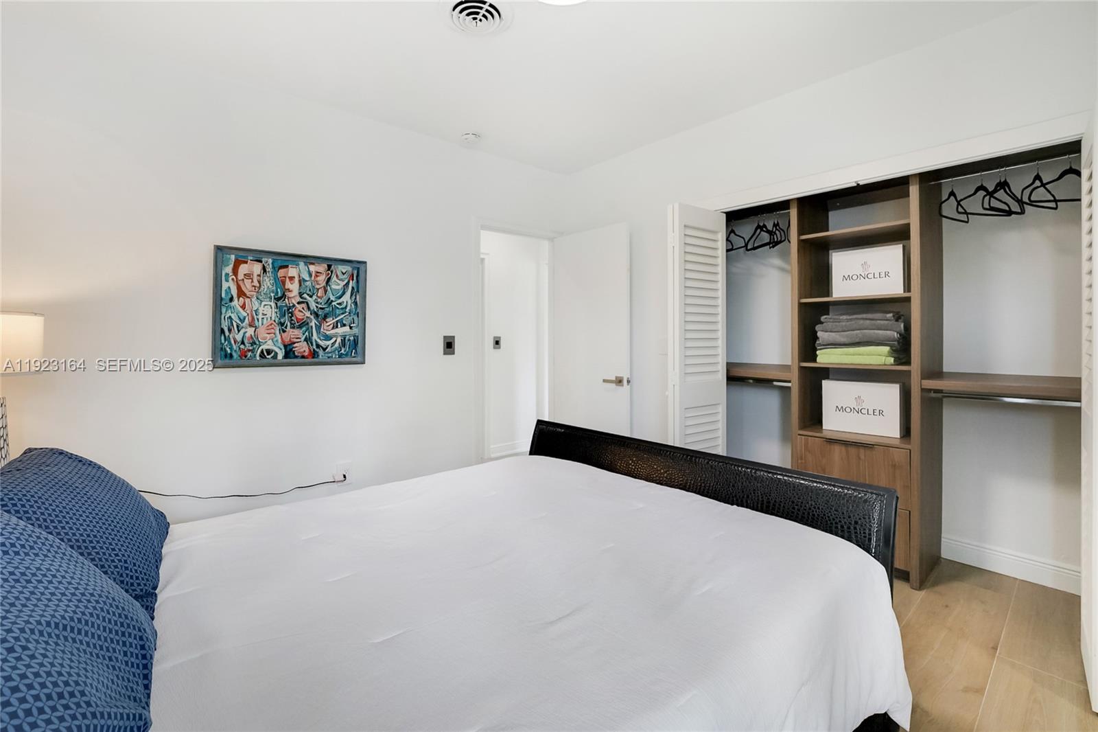 TREASURE ISLAND - Residential