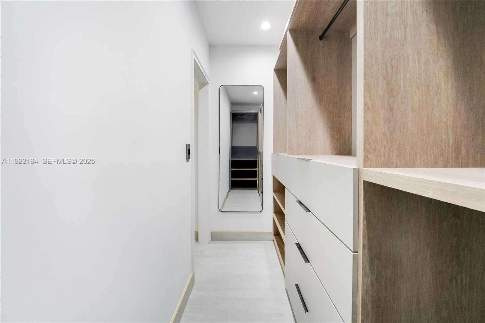 TREASURE ISLAND - Residential