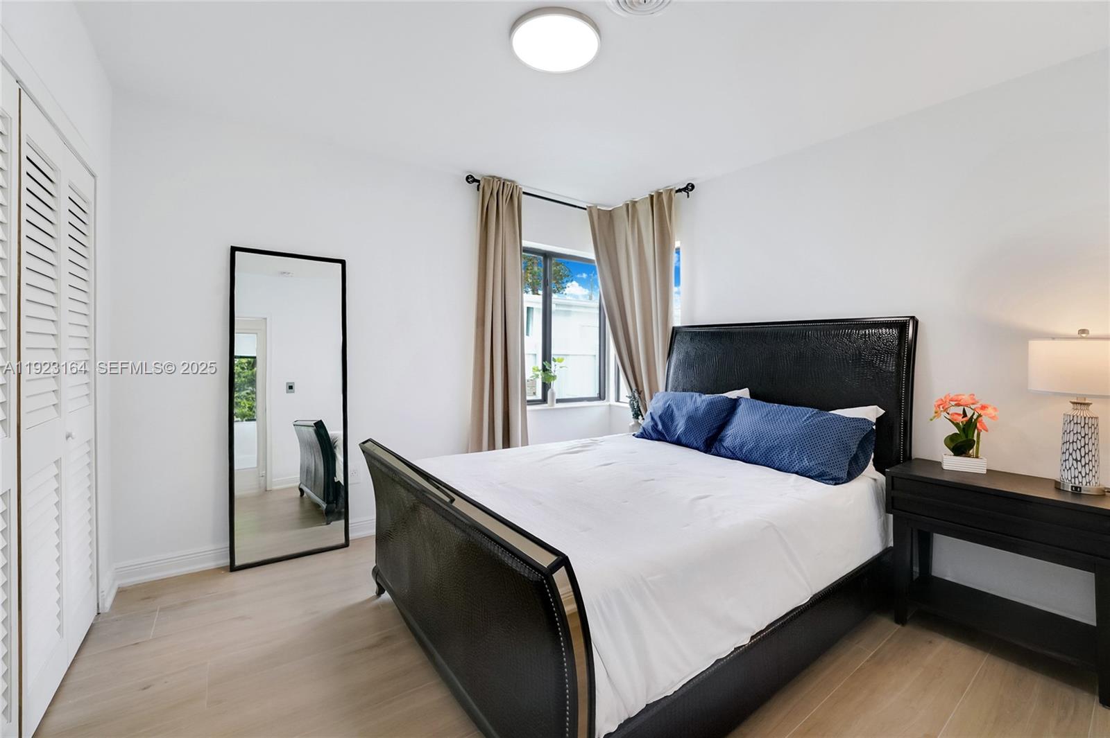 TREASURE ISLAND - Residential