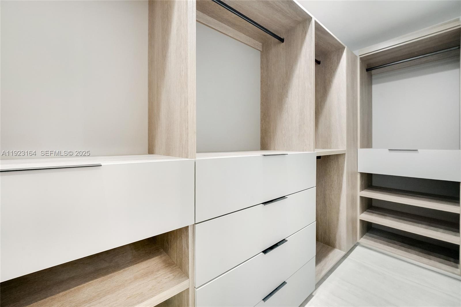 TREASURE ISLAND - Residential